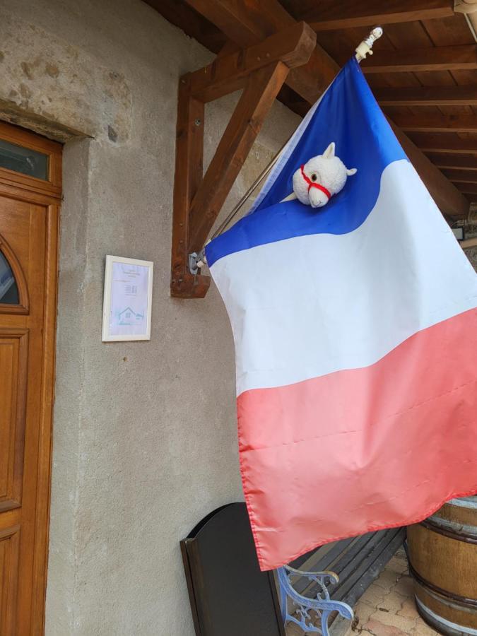 Gite La Providence Saint-Sernin-du-Plain 외부 사진